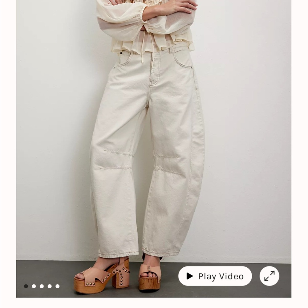 Free People We the Free mid rise Barrel Jeans 27